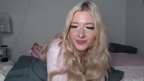 maddyyy call me yours tho online show from March 2, 11:11 pm