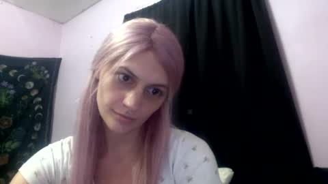 Snapshot of madelinevalentine chatting on September 24, 8:32 am madeline online show from September 24, 8:32 am