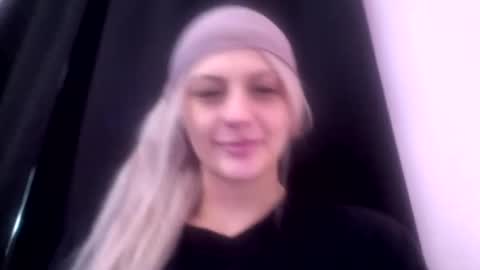 Snapshot of madelinevalentine chatting on October 8, 4:46 pm madeline online show from October 8, 4:46 pm