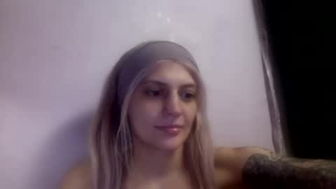 Snapshot of madelinevalentine chatting on September 29, 6:01 am madeline online show from September 29, 6:01 am