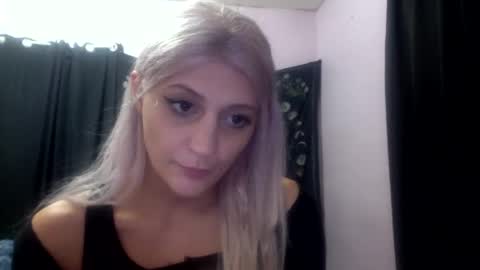 Snapshot of madelinevalentine chatting on October 2, 12:48 pm madeline online show from October 2, 12:48 pm