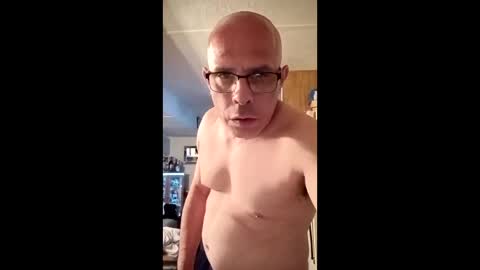 madeyoulook197 online show from April 20, 12:35 am