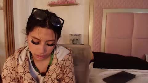 madhison_5 online show from March 30, 12:49 pm