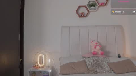 Valentina   1030   530  -  online show from March 28, 5:31 am