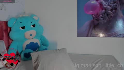 Snapshot of madison_little chatting on February 14, 4:41 pm Melissa 700 1400 -5 online show from February 14, 4:41 pm
