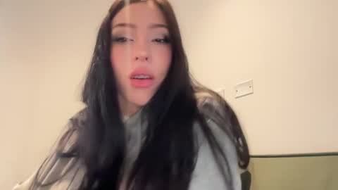 madison  online show from December 15, 9:44 pm