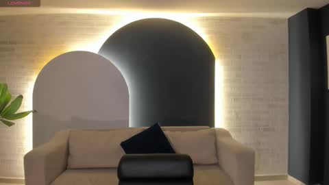 Maddi Collins online show from March 8, 11:14 am