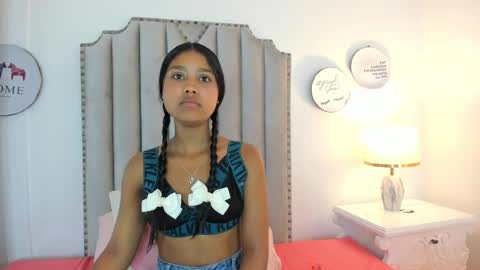 madisongomez16 online show from February 4, 6:36 am