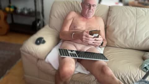 Snapshot of madmanacrossthewater chatting on October 2, 5:12 pm madmanacrossthewater online show from October 2, 5:12 pm