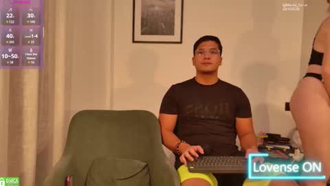 Snapshot of madrid_carter chatting on October 23, 4:36 am Mommy Lemons online show from October 23, 4:36 am