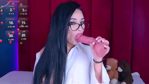 MadyLuxx online show from May 14, 7:01 pm