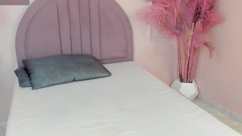 Snapshot of madyscarlett chatting on September 30, 11:42 am madyscarlett online show from September 30, 11:42 am