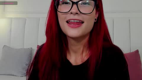 Mae Lyra online show from February 5, 10:02 pm