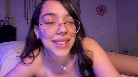 Mae Mariposa  online show from March 5, 3:37 am