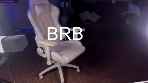 Maevee online show from March 4, 9:40 am