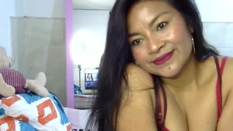 maferchavez88 online show from February 3, 8:57 pm