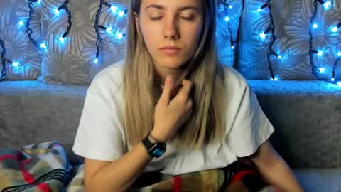 Maggie online show from November 10, 5:21 am