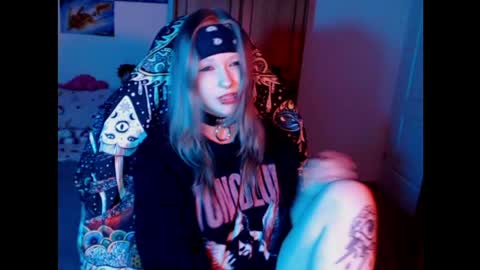 Magdalene Swaggy online show from April 28, 6:01 pm