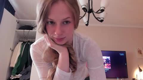 Alice  online show from April 18, 10:50 am