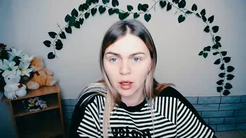 Snapshot of magic_katarina_ chatting on February 13, 10:44 am magic_katarina_ online show from February 13, 10:44 am
