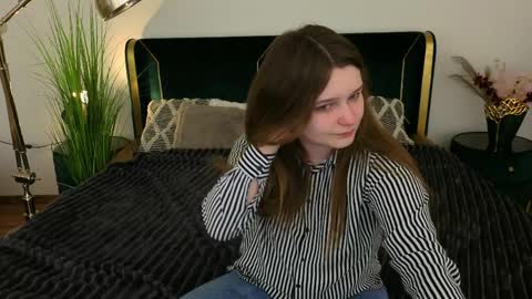 Emily online show from March 31, 6:47 am