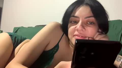 magicvalentine11 online show from January 7, 7:02 am