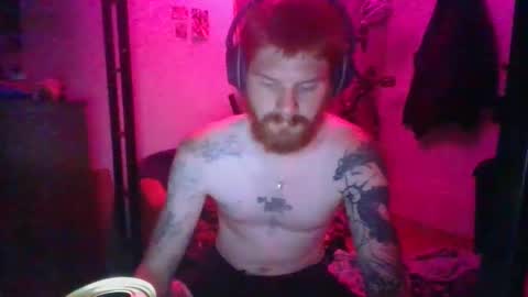 Snapshot of magnetic77slav chatting on October 7, 5:47 am magnetic77slav online show from October 7, 5:47 am