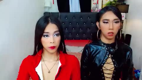 BELLA AND HANA online show from November 24, 1:15 am