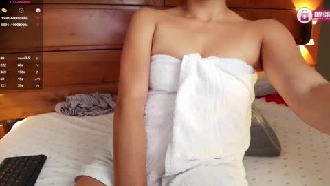Snapshot of mahia_queen chatting on February 13, 5:22 pm Dani online show from February 13, 5:22 pm