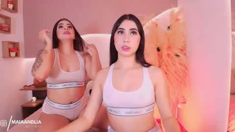 Snapshot of maia_lia_ chatting on October 26, 11:15 pm MAIA  LIA  online show from October 26, 11:15 pm