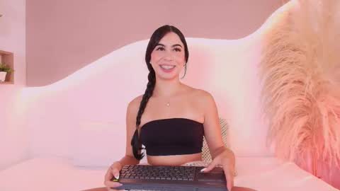 MAIA  LIA  online show from January 8, 9:42 pm