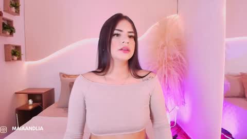 Snapshot of maia_lia_ chatting on September 15, 6:09 pm MAIA  LIA  online show from September 15, 6:09 pm