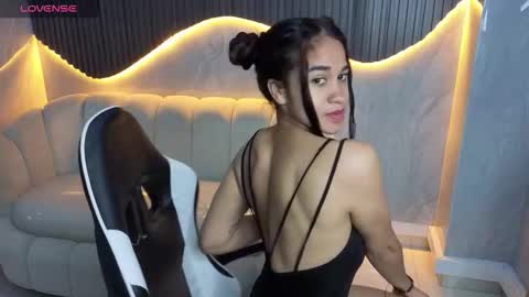Snapshot of maia_tx chatting on October 13, 3:14 pm Online 800 to 1400 online show from October 13, 3:14 pm