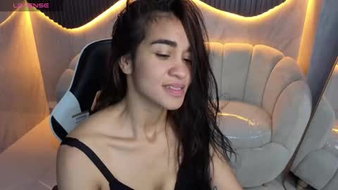 Snapshot of maia_tx chatting on September 19, 3:16 pm Online 800 to 1400 online show from September 19, 3:16 pm