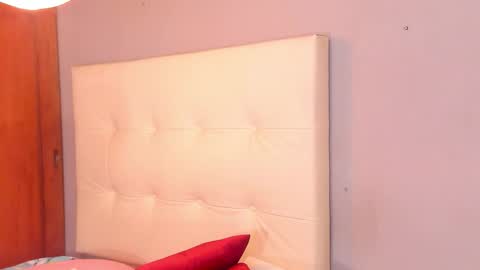 Maia online show from February 19, 2:38 pm