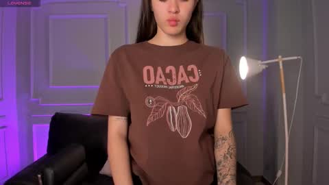  Maia  online show from December 22, 6:25 pm