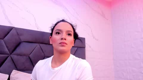 Snapshot of maiapark chatting on October 18, 12:20 pm Maia online show from October 18, 12:20 pm