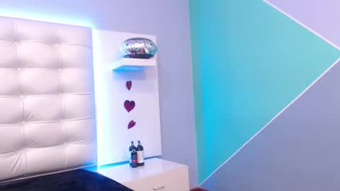 Snapshot of maiapark chatting on March 11, 6:08 pm Maia online show from March 11, 6:08 pm