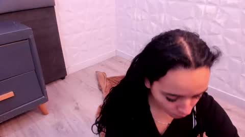 Snapshot of maiapark chatting on October 19, 1:27 pm Maia online show from October 19, 1:27 pm