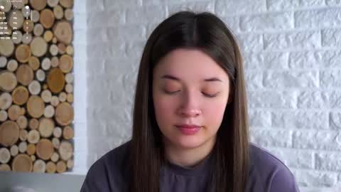 Lucy online show from November 14, 3:09 am