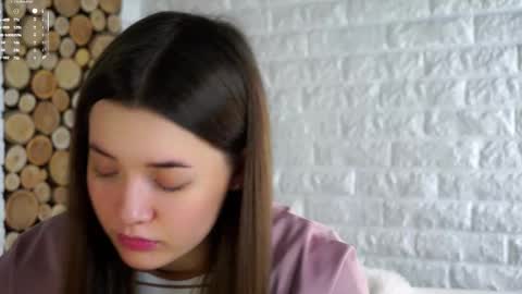 Lucy online show from December 5, 2:11 am