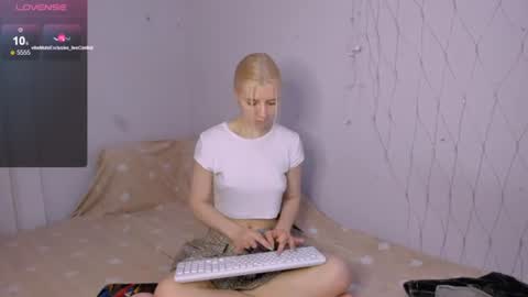 Your kitty online show from June 24, 4:47 pm