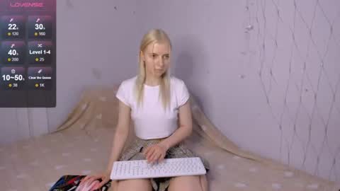 Your kitty online show from June 25, 4:23 pm