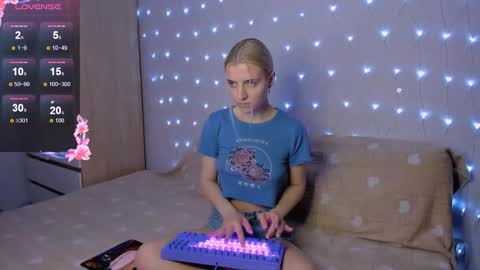 Your kitty online show from November 30, 4:03 pm