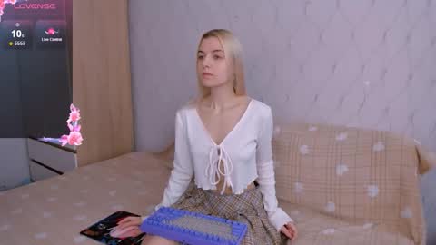 Your kitty online show from March 7, 3:28 am