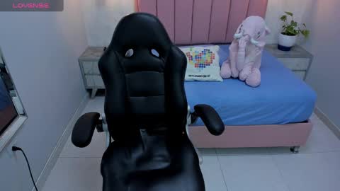  M A I L Y  online show from February 11, 12:58 pm