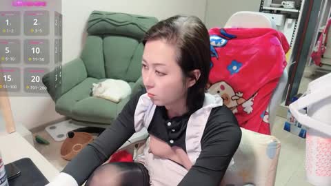 MajLee online show from February 7, 3:37 pm