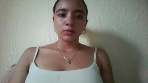 Snapshot of majo_gomezz chatting on September 28, 10:30 pm majo_gomezz online show from September 28, 10:30 pm