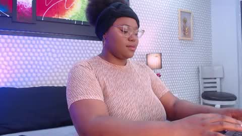Snapshot of makena_gh chatting on February 16, 3:04 am makena online show from February 16, 3:04 am