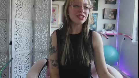 MakiyahBelle online show from August 4, 4:19 am
